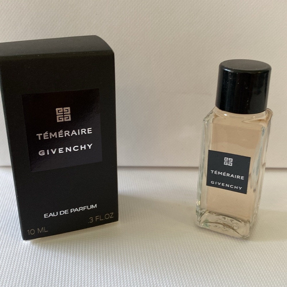 Givenchy T’eme’raire EDP
